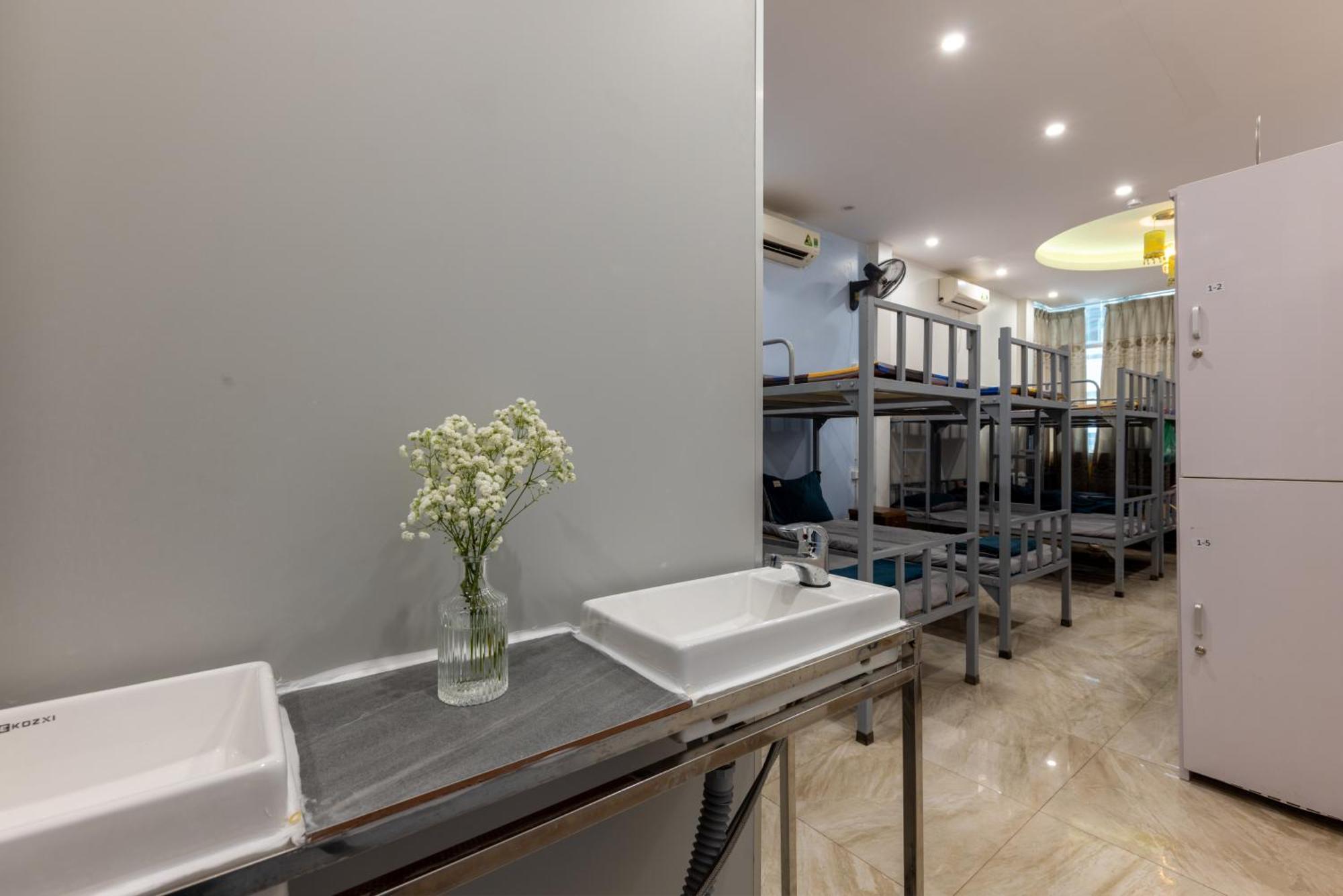 Capital House & Travel 3* Hà Nội