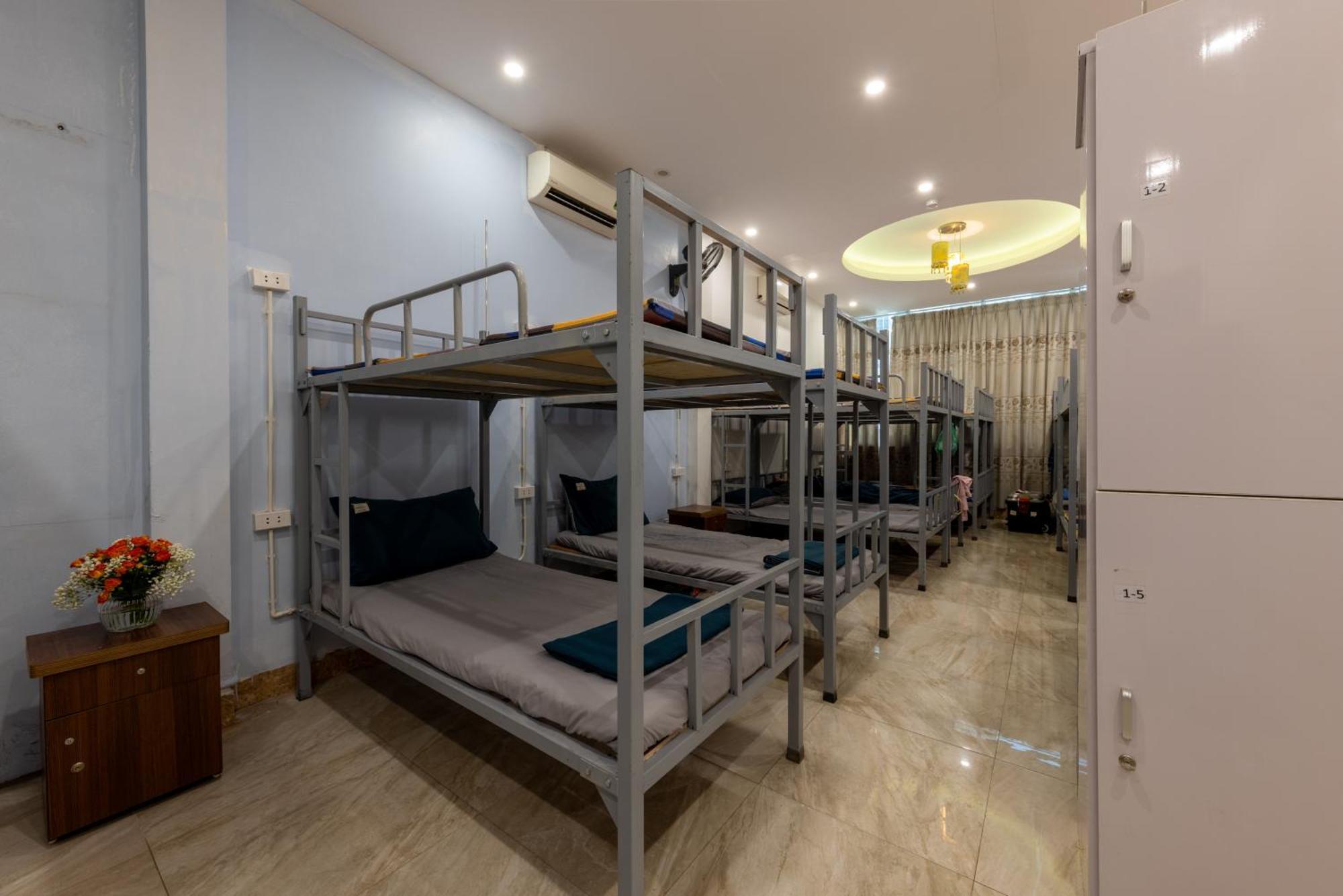 Capital House & Travel Khách sạn