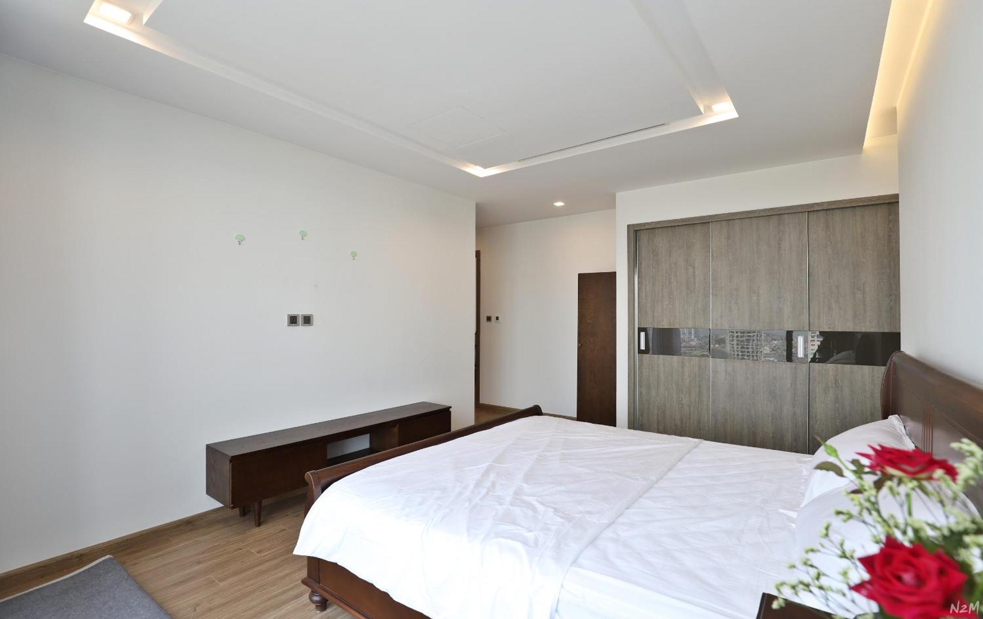 Investland- Vinhomes Metropolis One, Two, Three, Four Bedrooms Apartment Hanoi