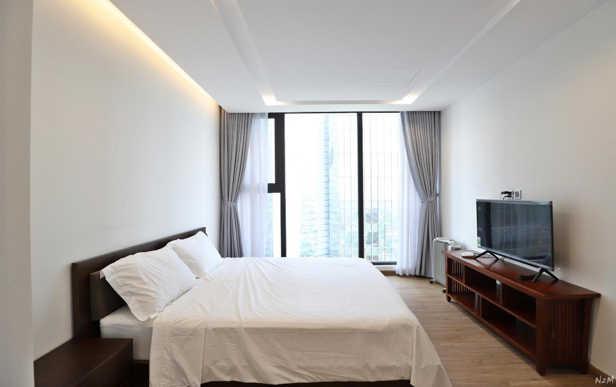 Investland- Vinhomes Metropolis One, Two, Three, Four Bedrooms *