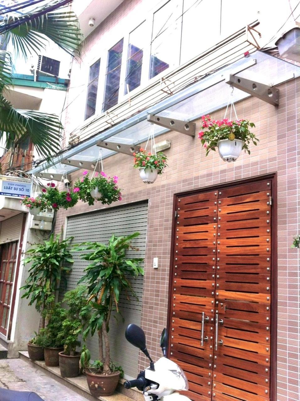 Serviced Next To The Opera House Ho Day Du Tien Nghi Co Thang Ngay Gan Nha Lon