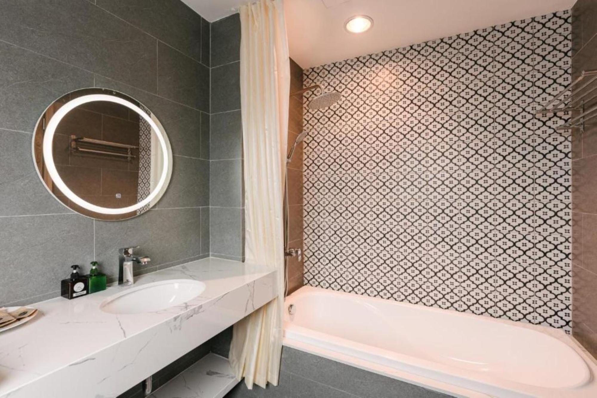 Hotel Lux Japan Town Hanói