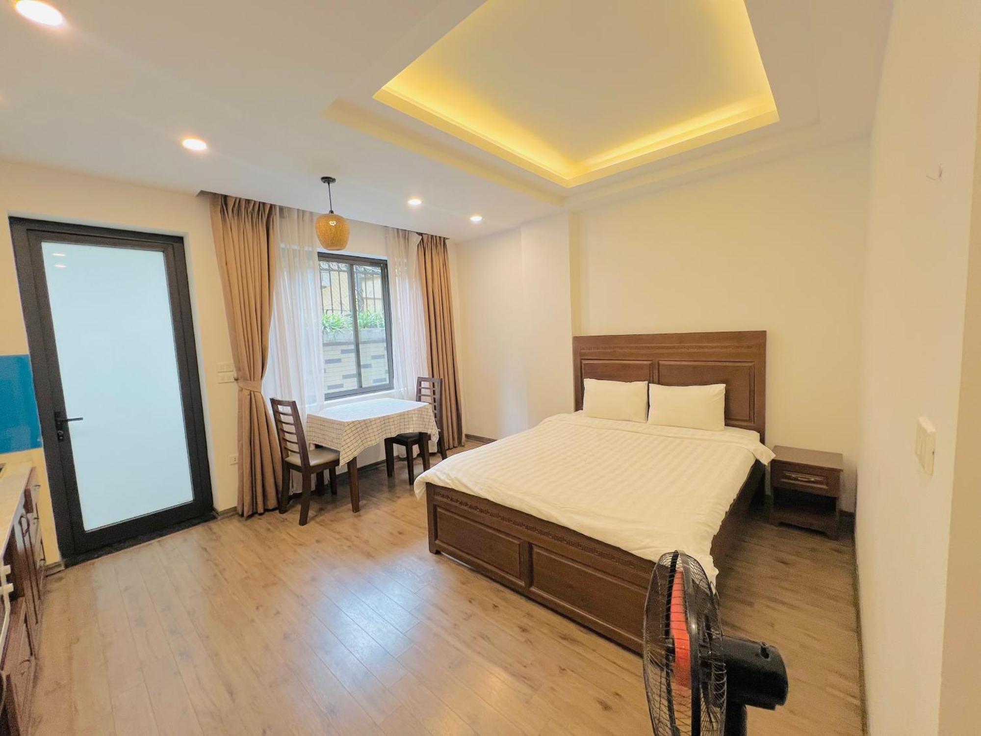 T98 Westlake Quang An - Tay Ho Center Garden View Studio! *