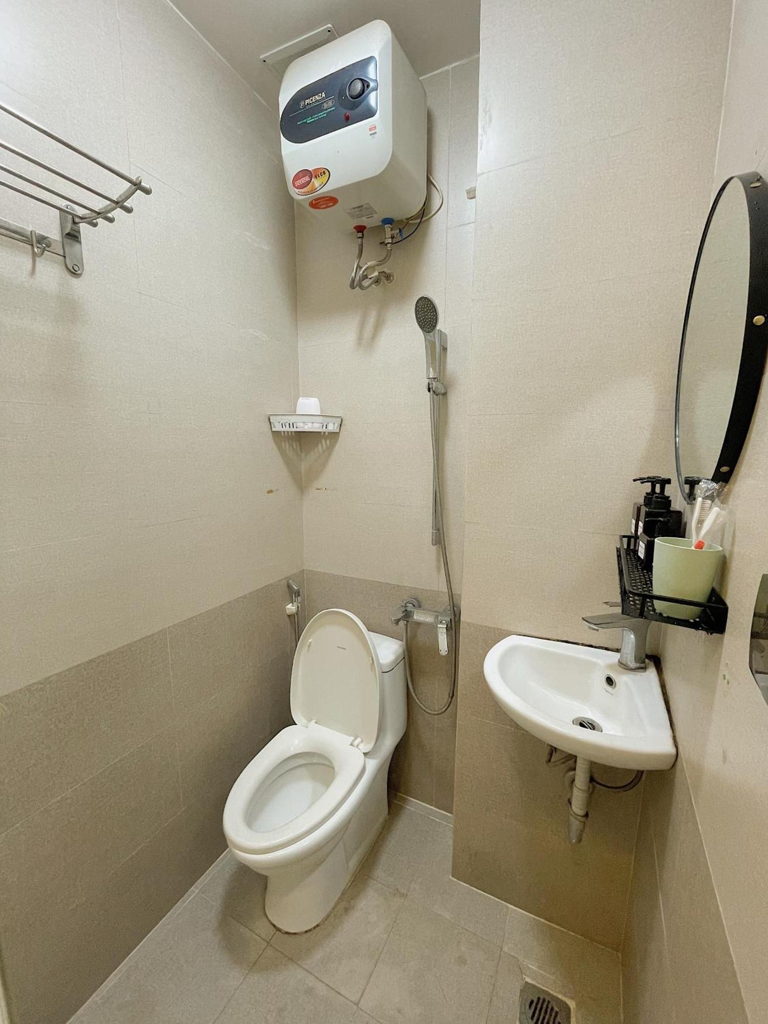 Migo Housing - Beer Street - Lift And Spacious - Ensuite Kitchen - Ensuite Bathroom Pangsapuri Hanoi