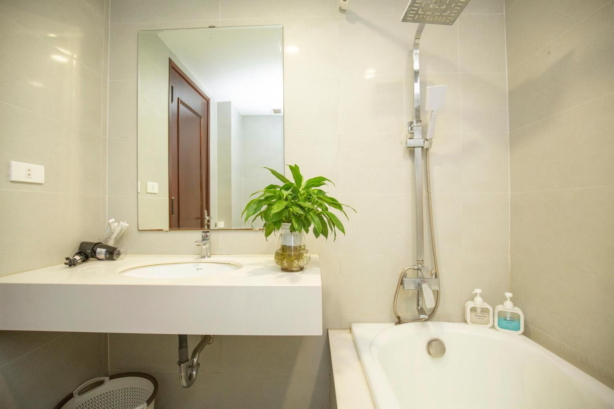Sumitomo 18 - No 6 Lane 551 Kim Ma Street * Hanoi