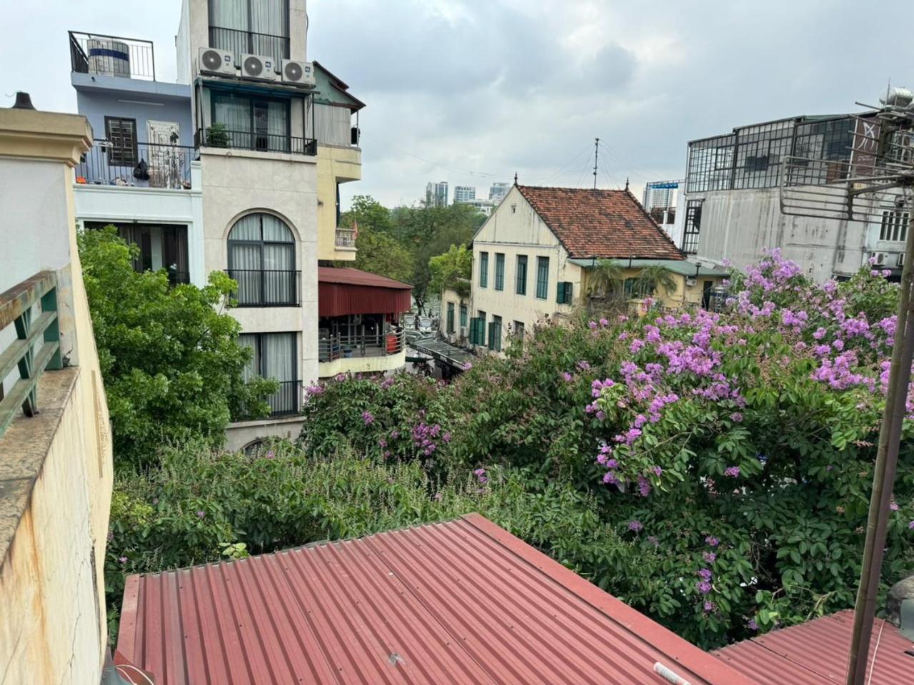 Quynh Moon Hanoi