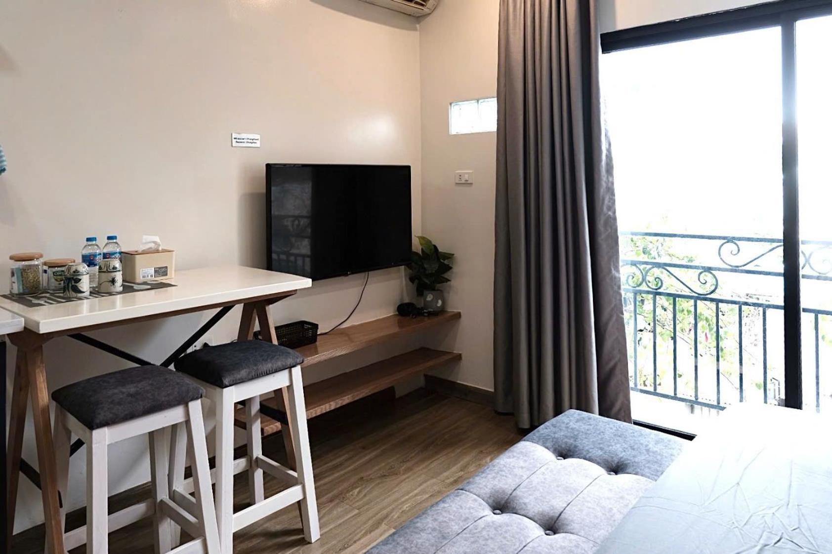Ht5b - Old Quarter / Blue /open Balcony * Hanoi