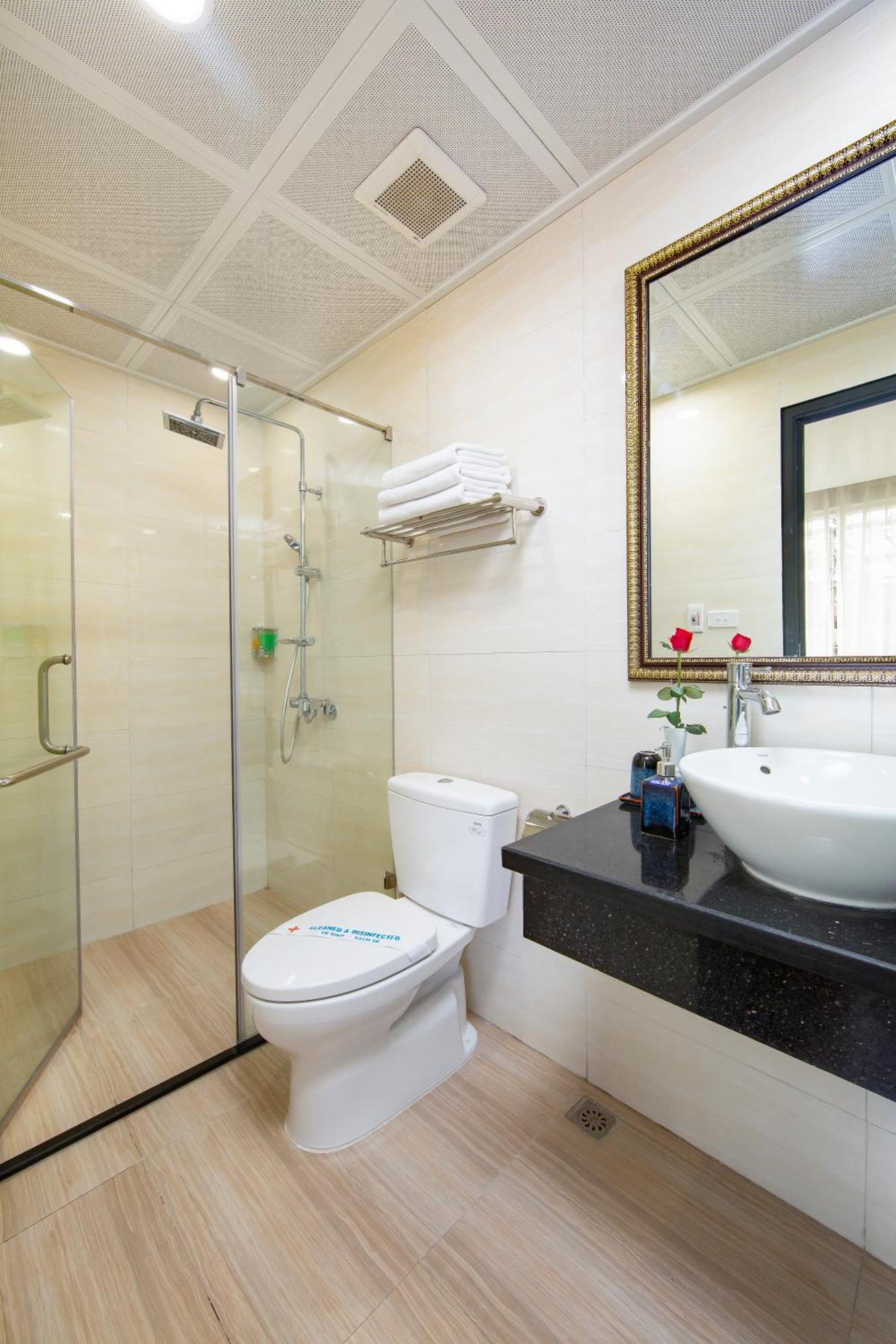 Lotus Boutique Hà Nội