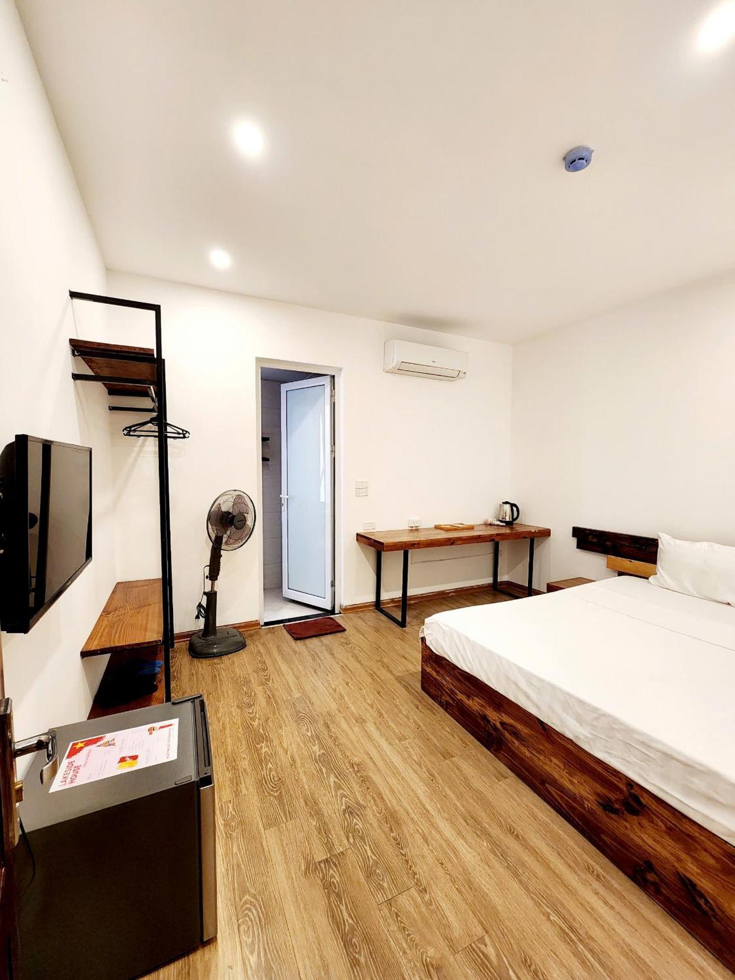 Lakeside House Apartment Hanoi