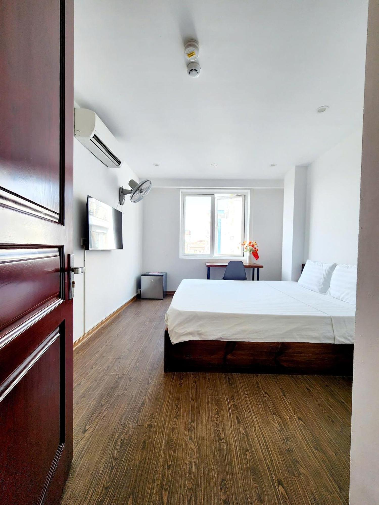 Apartment Lakeside House Hanoi