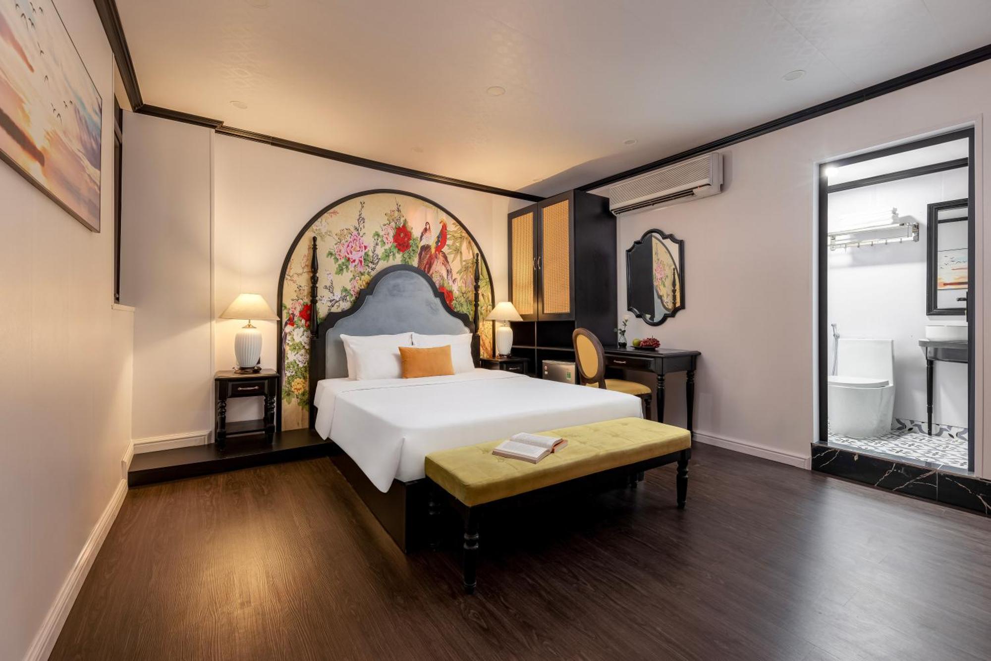 Elpis & Hotel