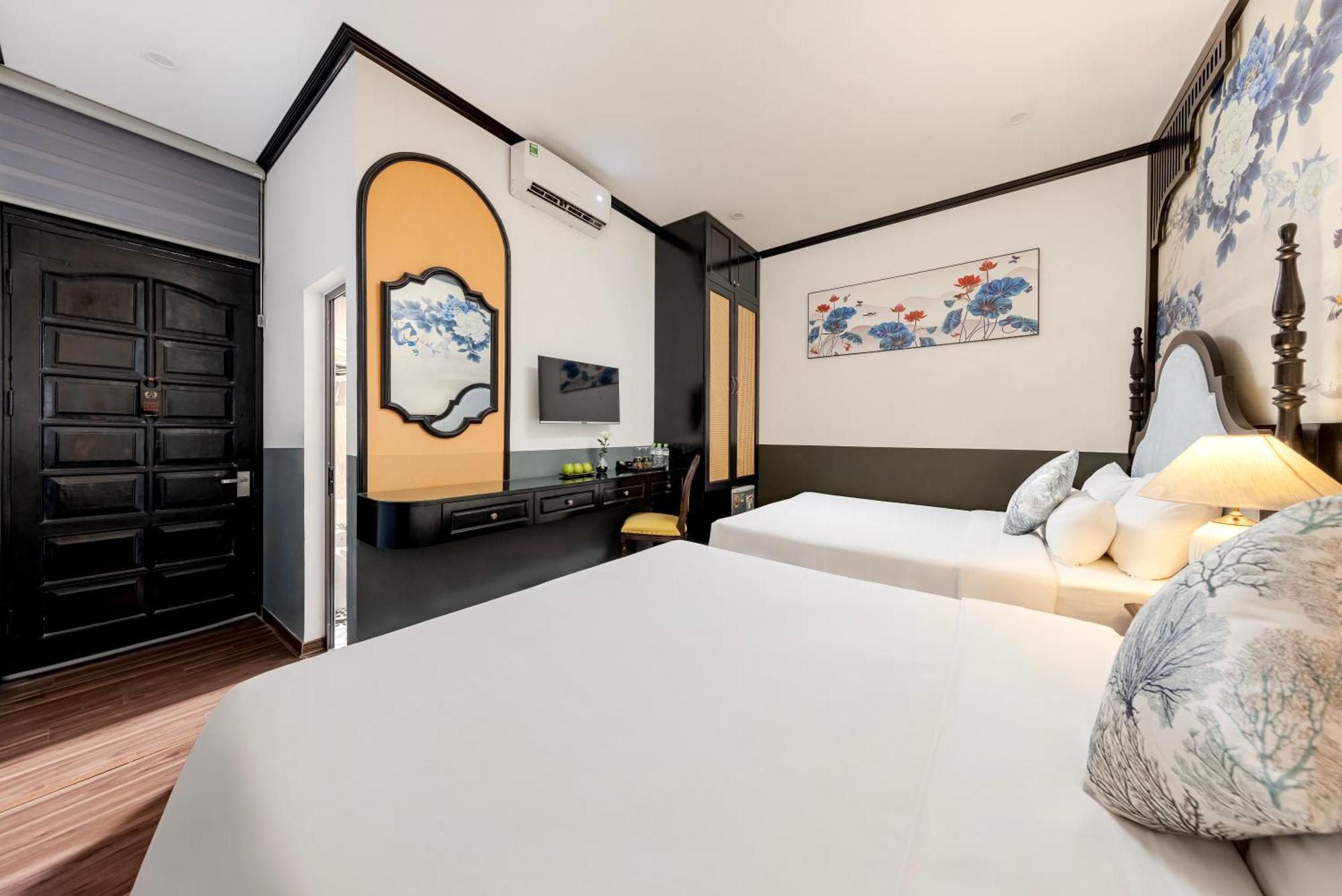 Elpis & Hotel