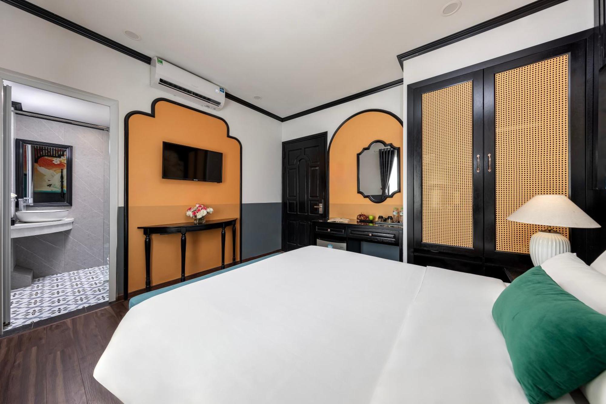 Elpis & Hotel 4*