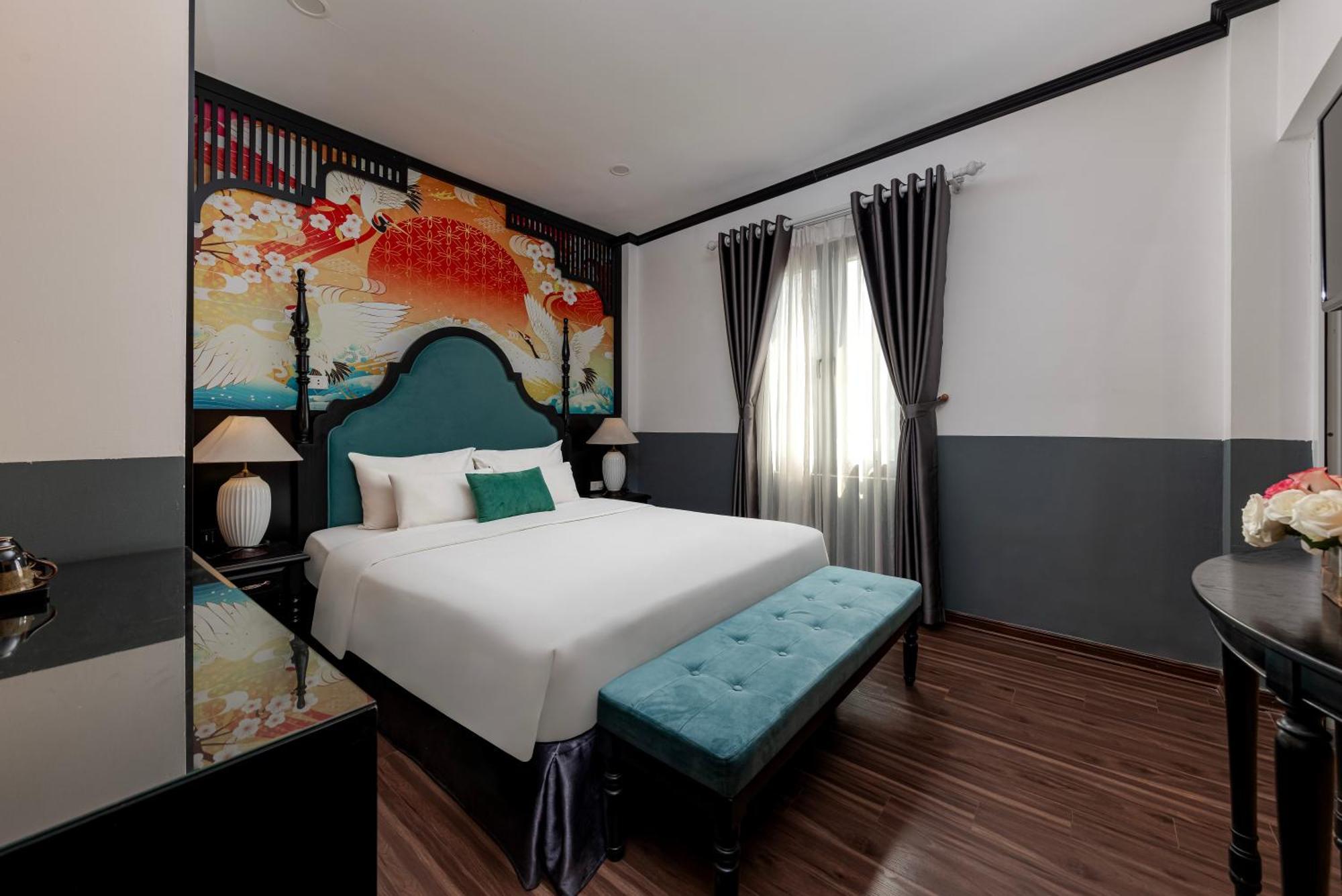 Hotel Elpis & Hanoi