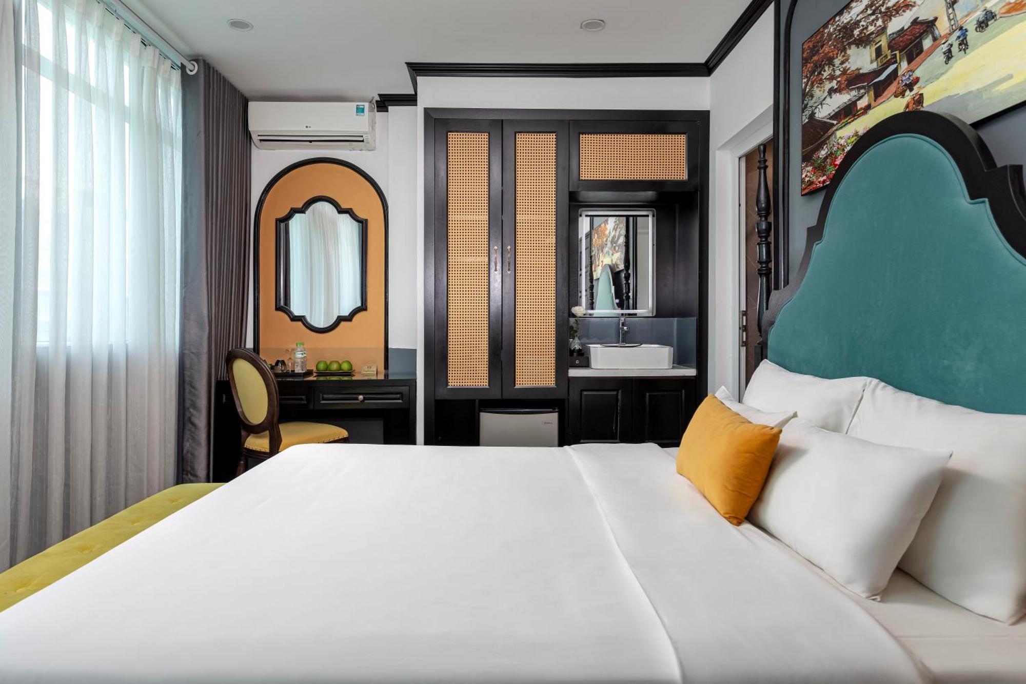 Elpis & Hotel 4*