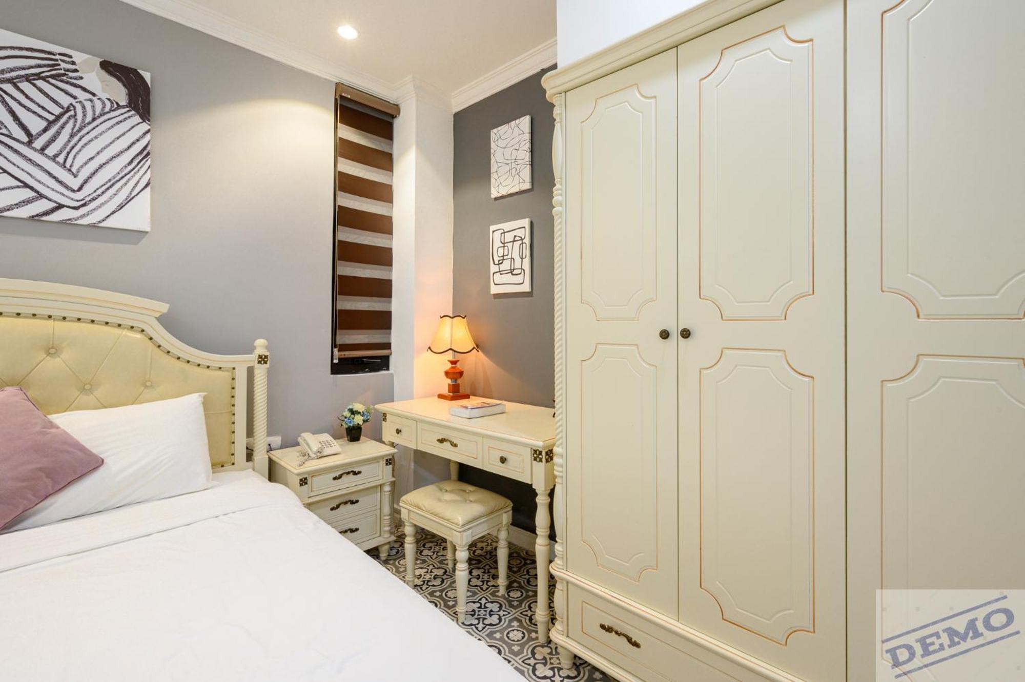 Luxe Paradise Dich Vong Hau 4* Hanoi