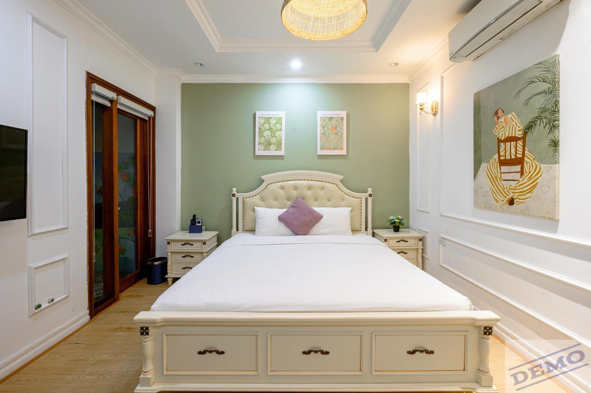 Luxe Paradise Dich Vong Hau 4*