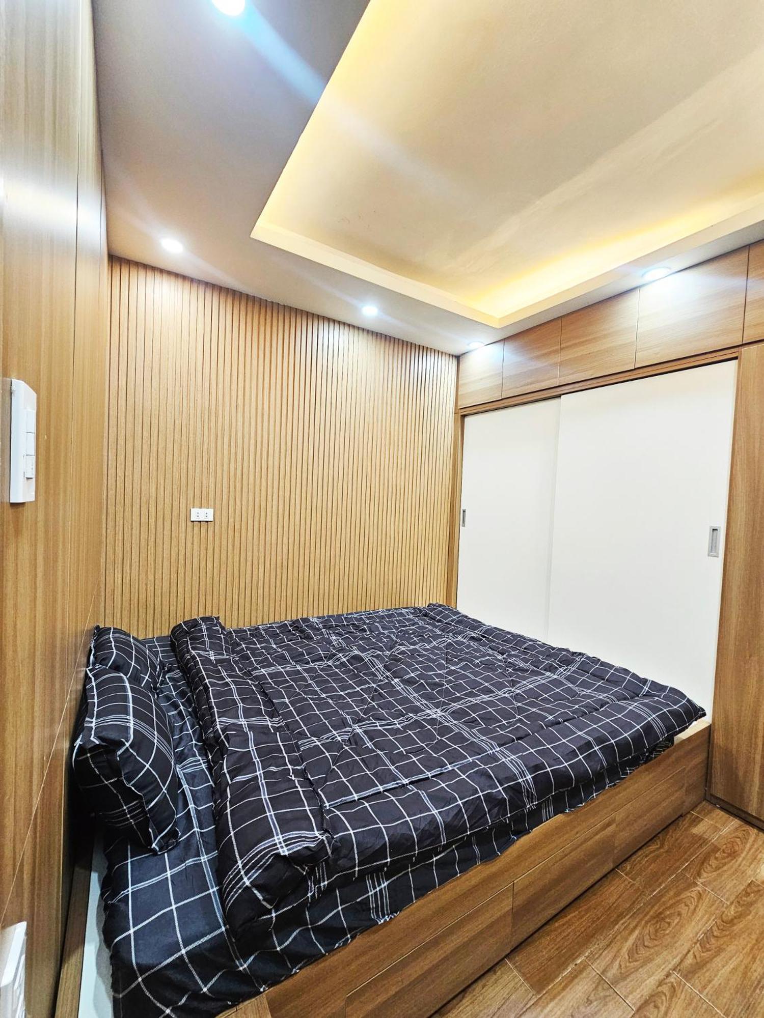 Yuzu Hang Voi Apartment *