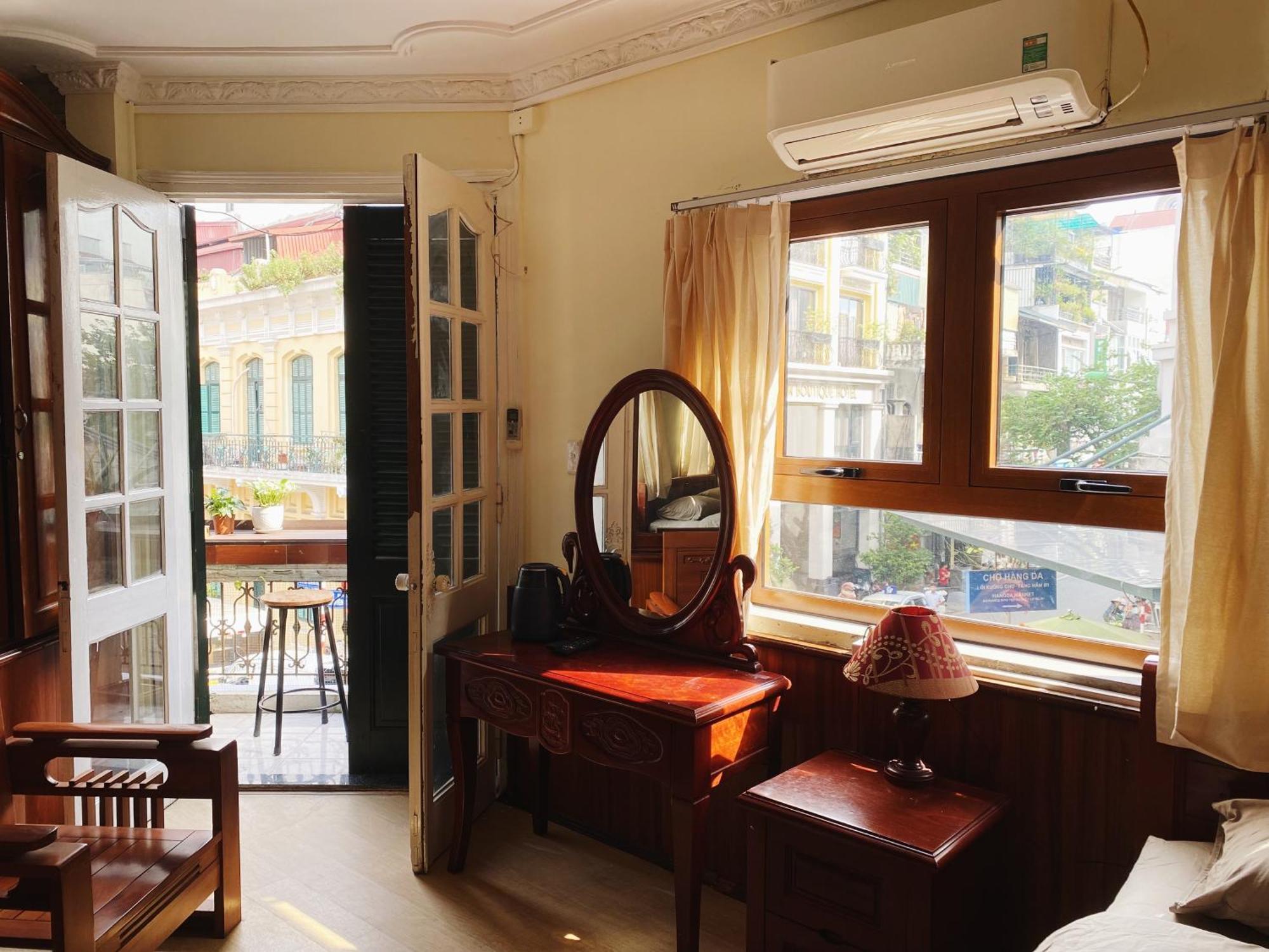 Niah Cozy - Hang Da Market Hanoi