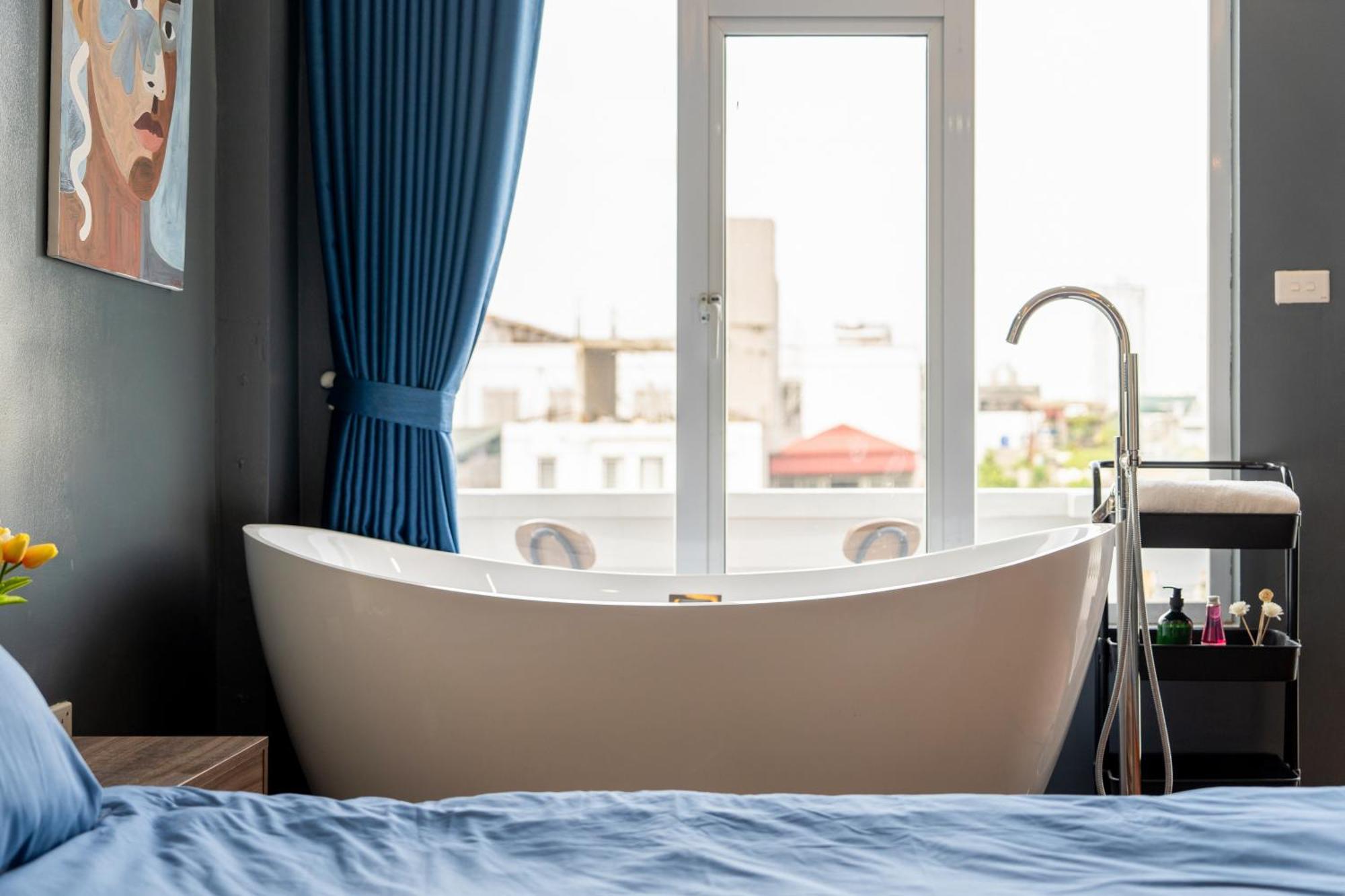 Apartment Holly's Elegance Retreat With Bathtub In Old Quarter *