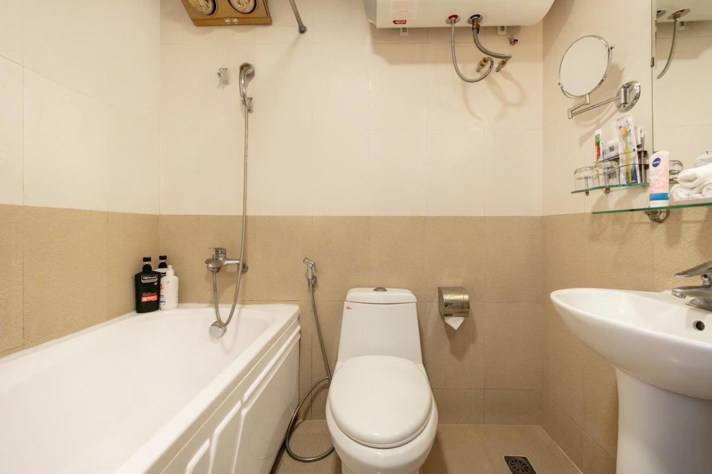 Hotel A25 - 46 Chau Long Hanoi