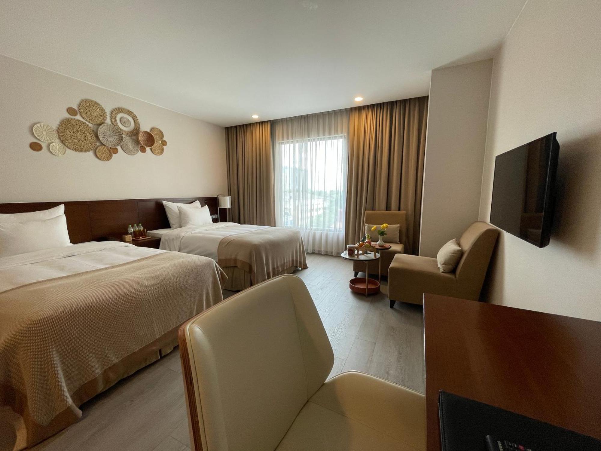 Khách sạn The Ann & 4*