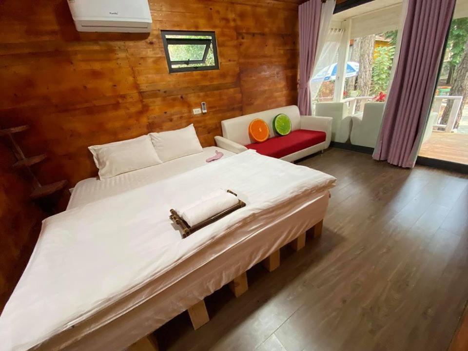 Chalet Pine Hill & *