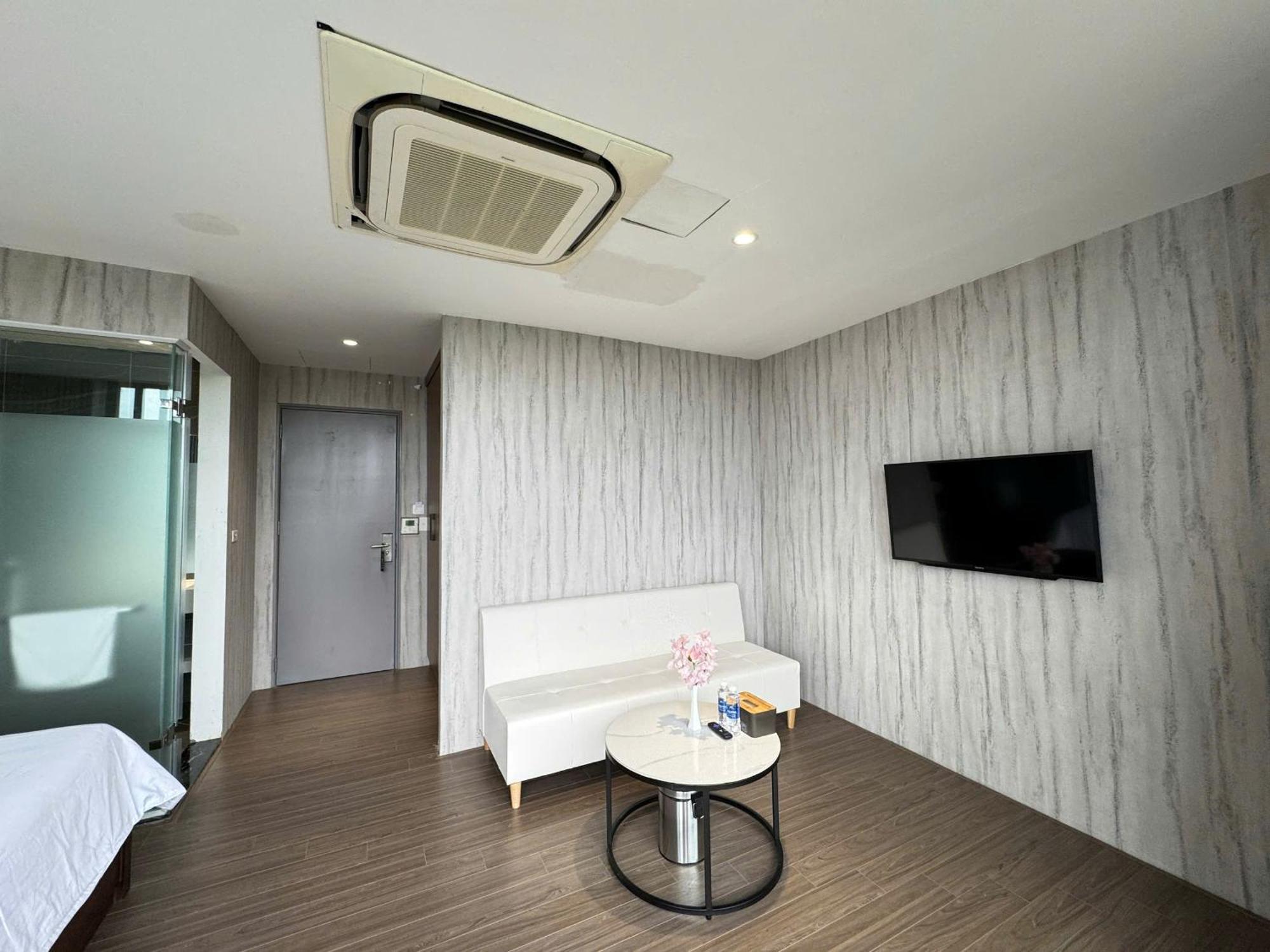 22land Moon West Apartment