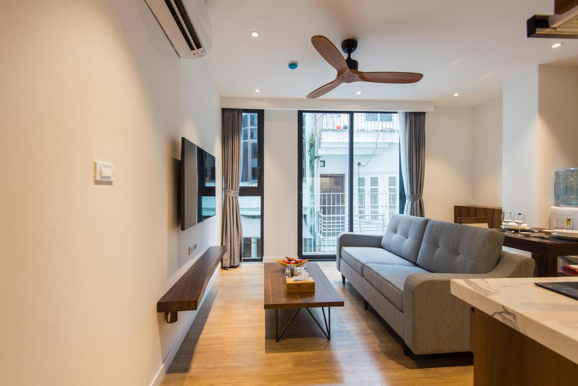 22housing & 81 Linh Lang Hanoi
