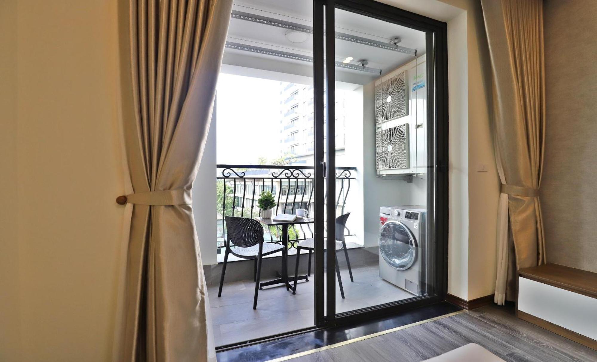 Khách sạn Luxe Paradise Tay Ho 4*