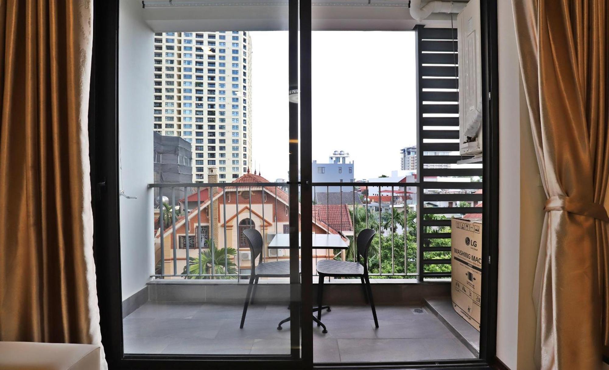 Luxe Paradise Tay Ho Khách sạn 4*