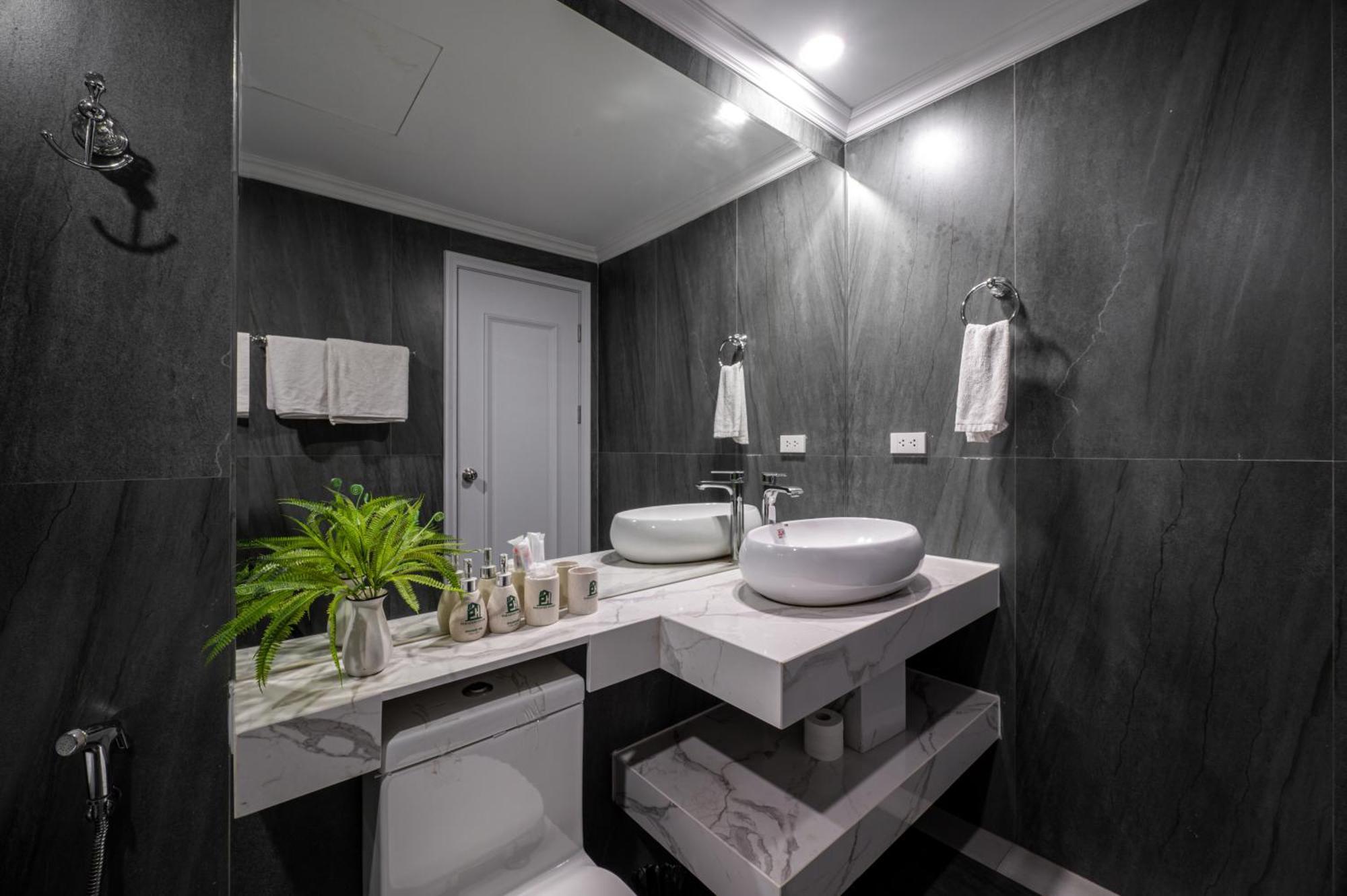 Luxe Paradise Xuan Dieu 4* Hanoi