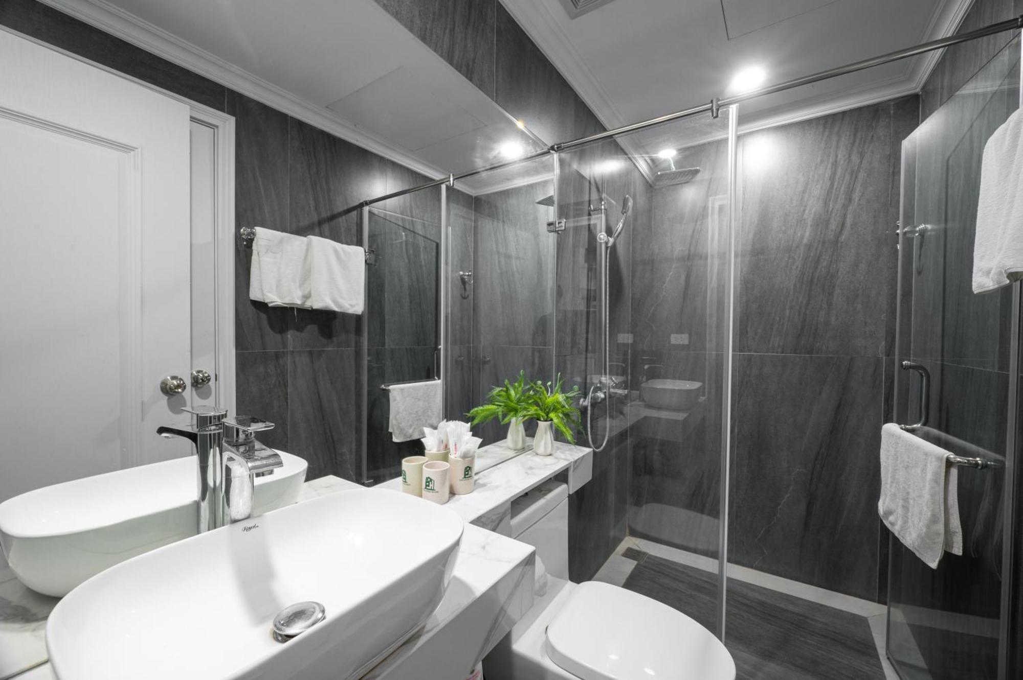Hotel Luxe Paradise Xuan Dieu Hanoi