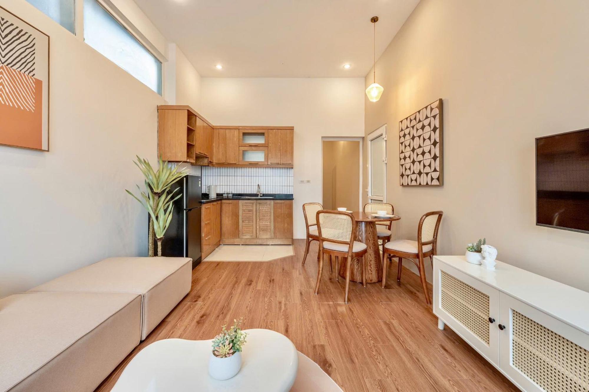 Annam Panorama Lakeview - Garden & Balcony - Westlake