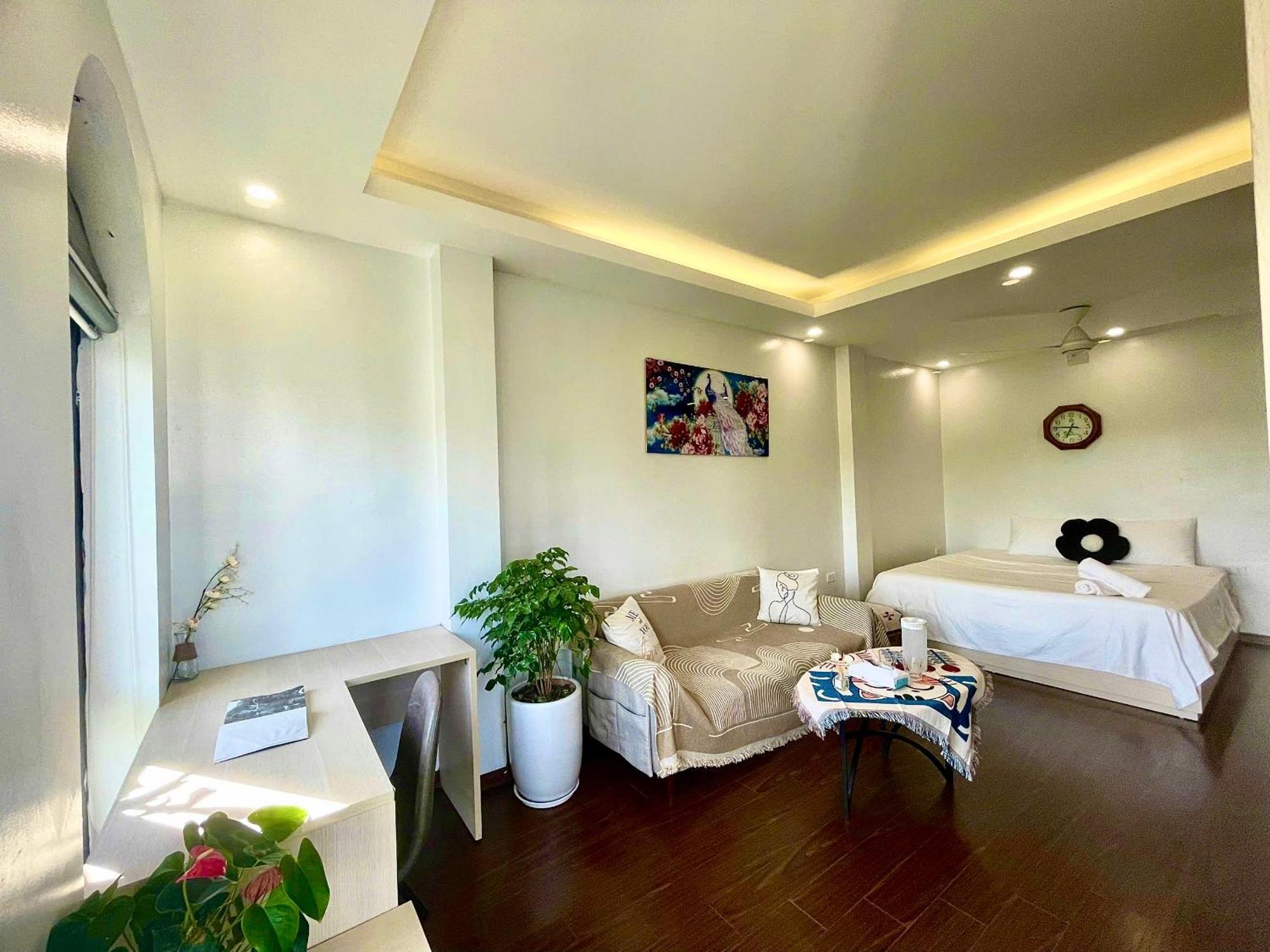 Sora Balcony View Westlake Apartment Hanoi
