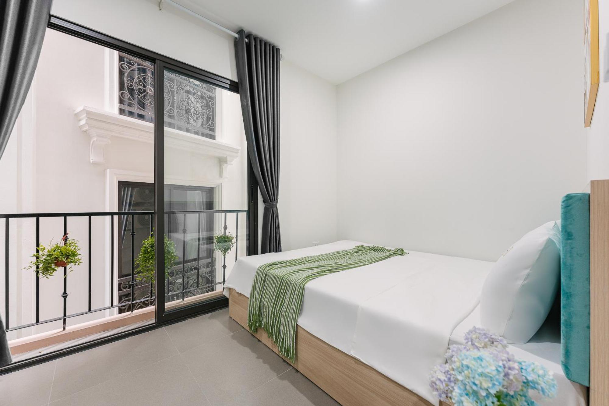 Cindy Westlake Apartment