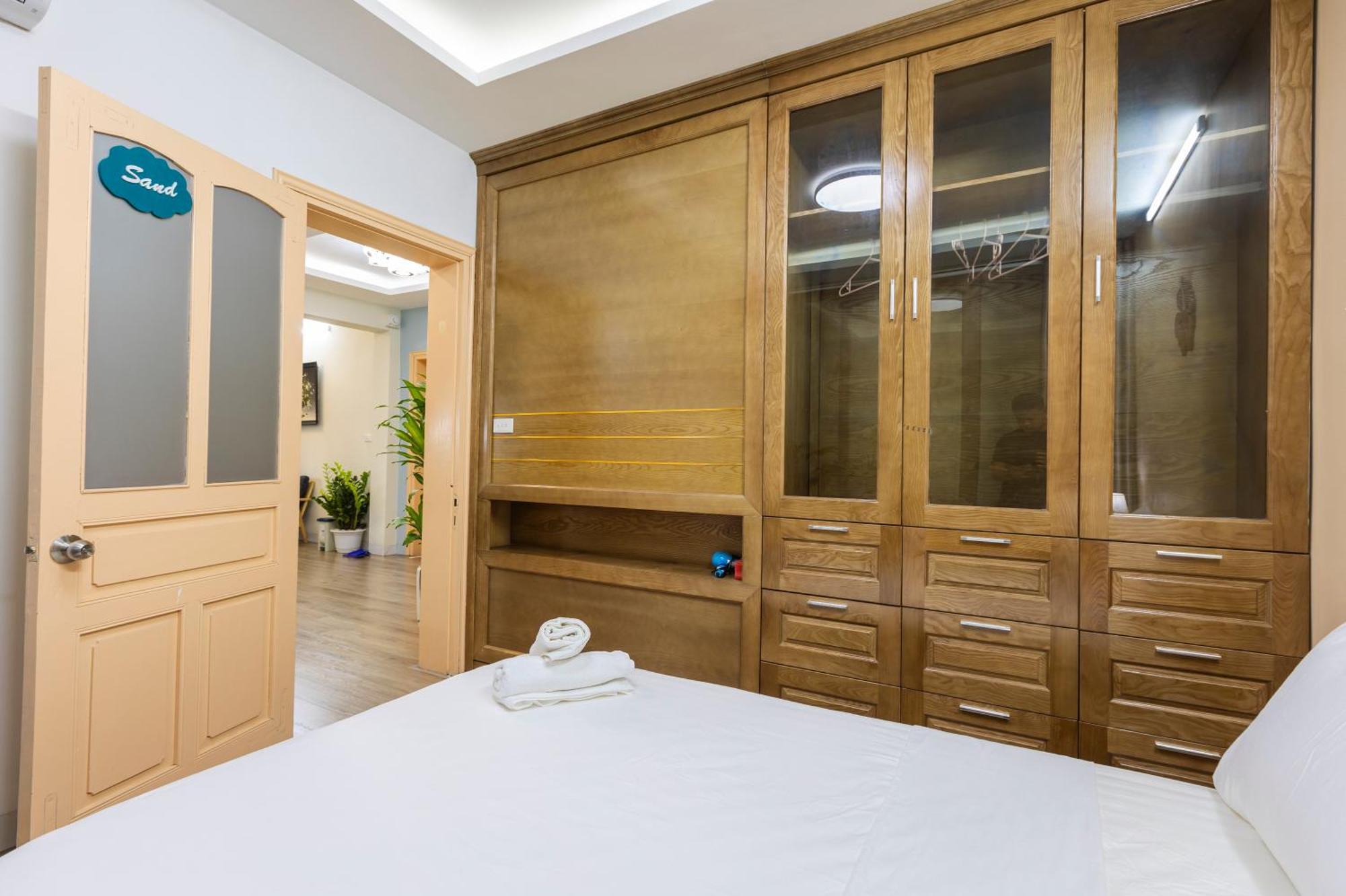 Sora 3 Bedrooms Balcony Garden Light * Hanoi