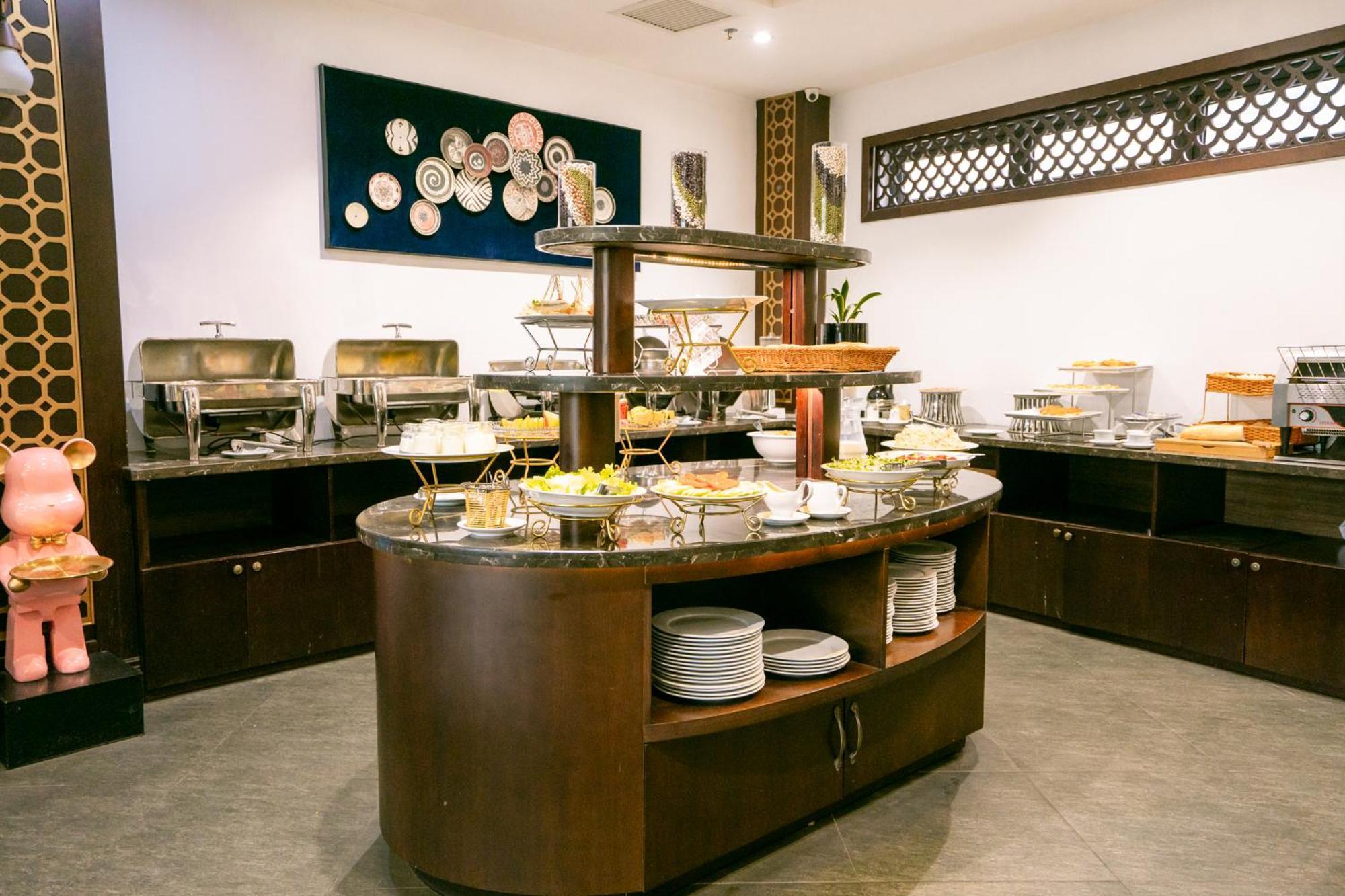 Bradi Gate - 22land - Nguyen Dinh Hoan 4* Hanoi