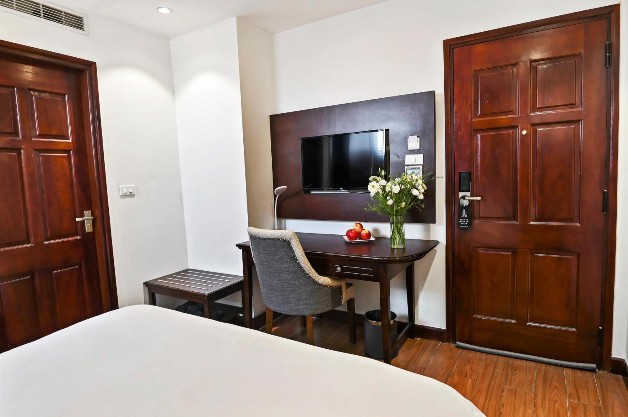 Bradi Gate - 22land - Nguyen Dinh Hoan Hotel Hanoi