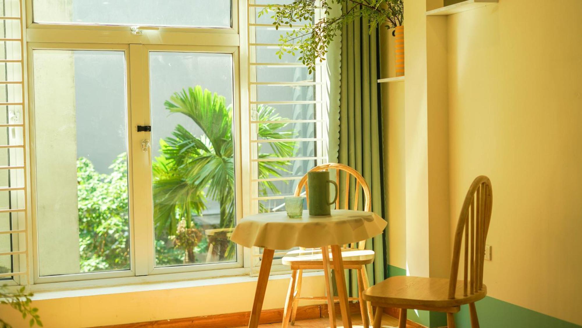 Lee Ah * Hanoi