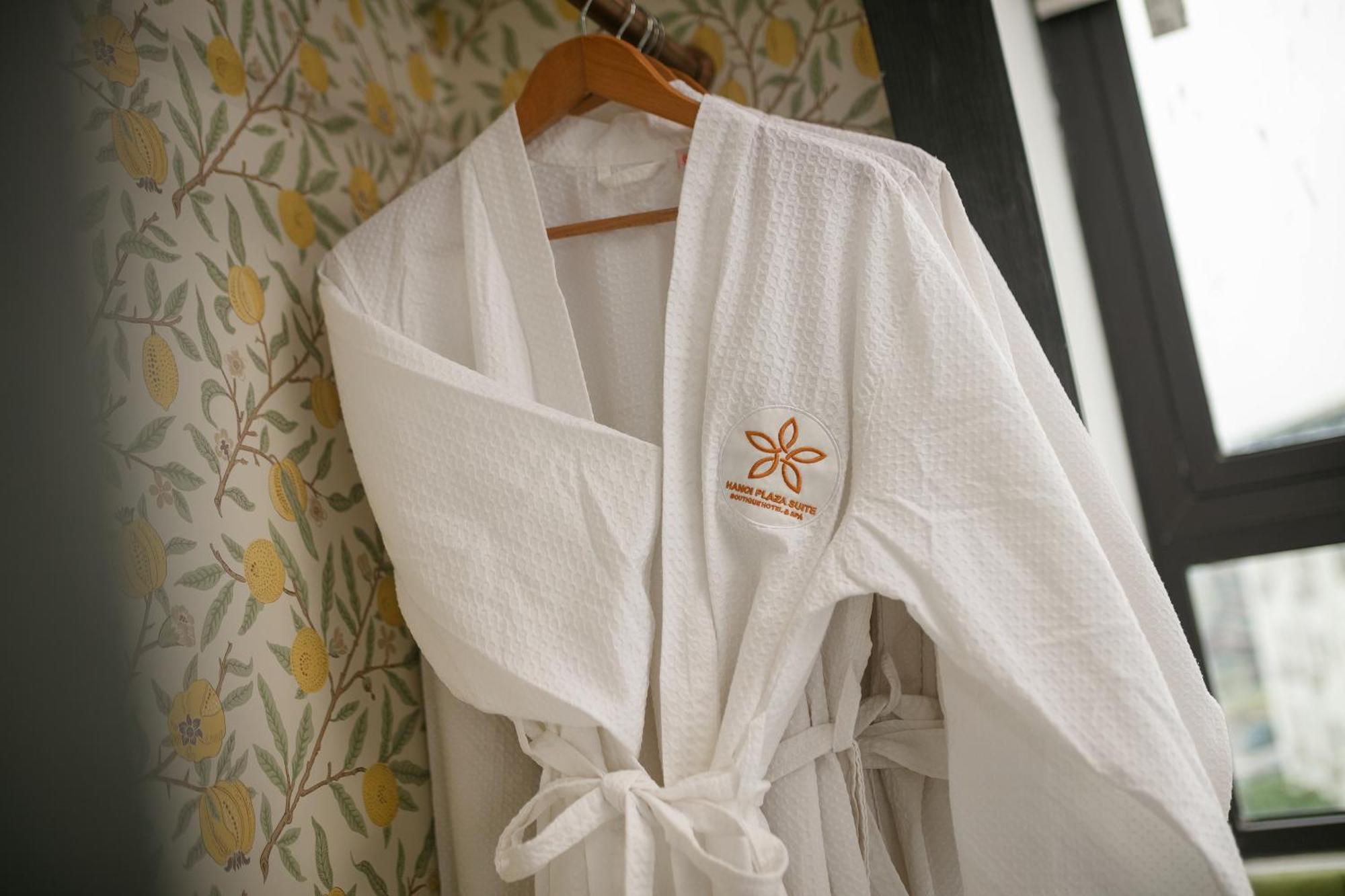 Plaza & 4* Hanoi