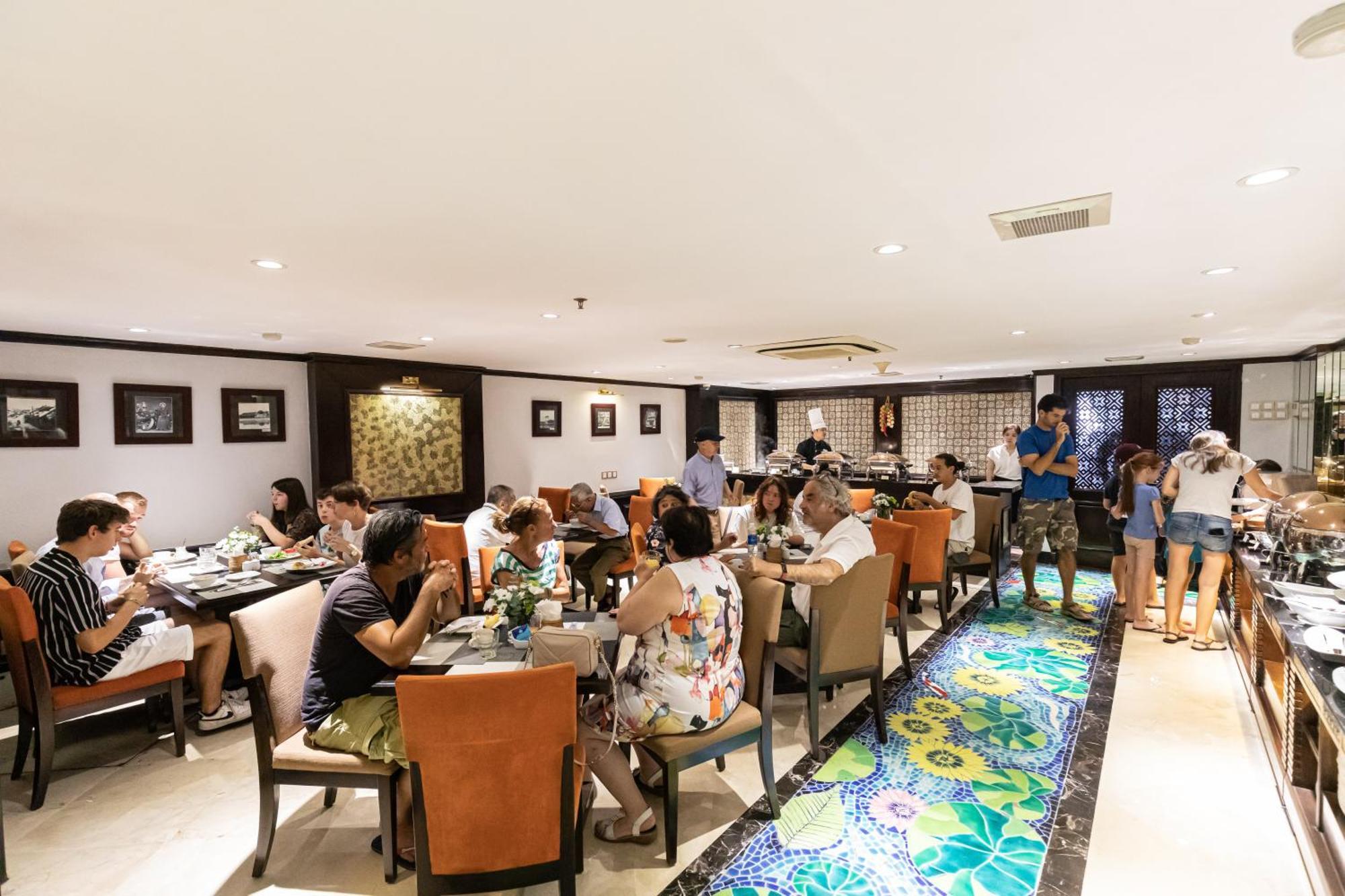 Golden Lotus Luxury Hotel