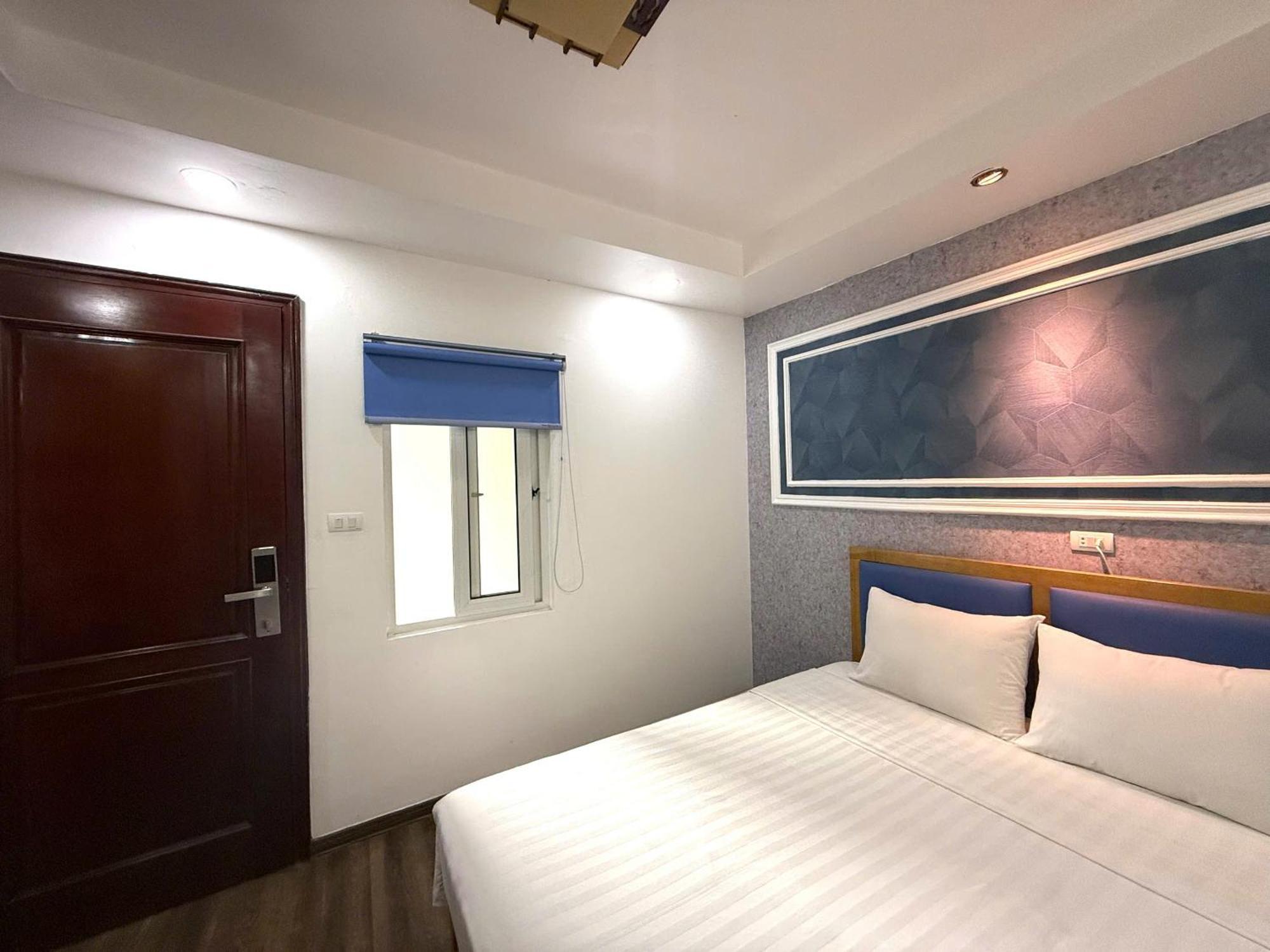 & Hotel