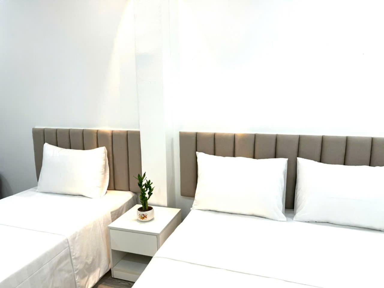 Hotel The Queen & 2 2*