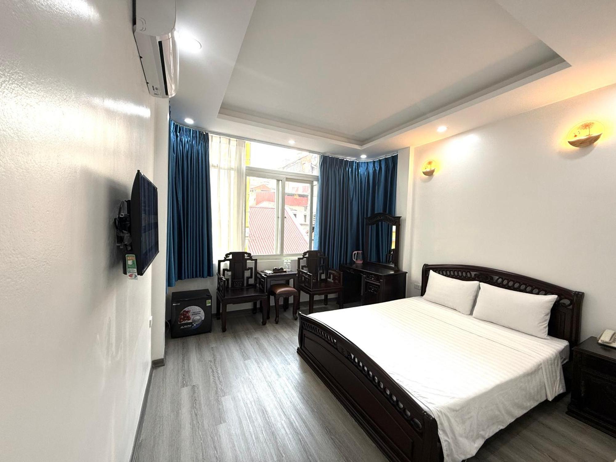 Hotel The Queen & 2 Hanoi