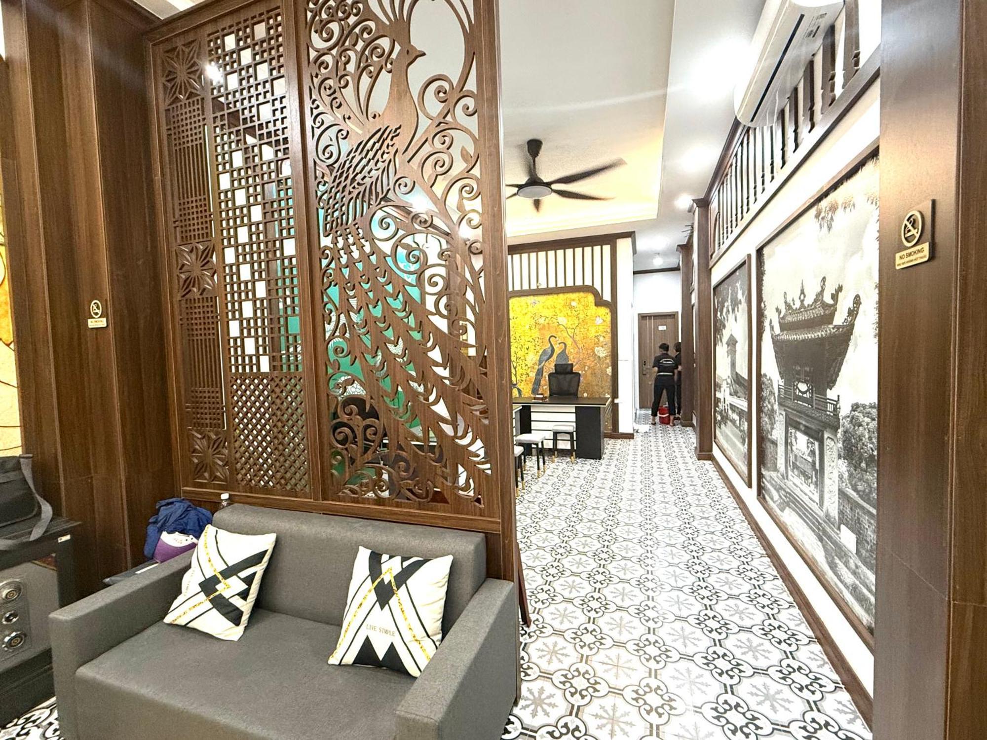 Hotel The Queen & 2 Hanoi