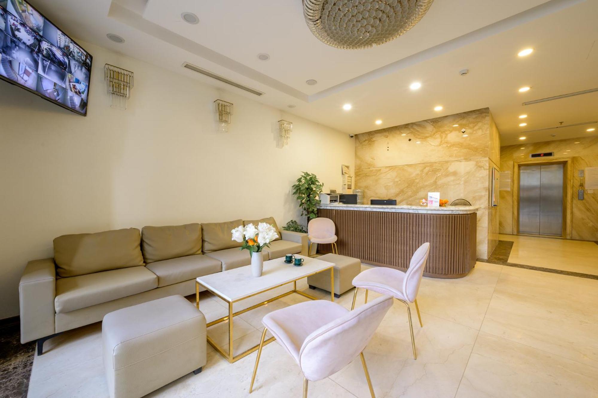 Luxe Paradise Tay Ho Khách sạn 4*