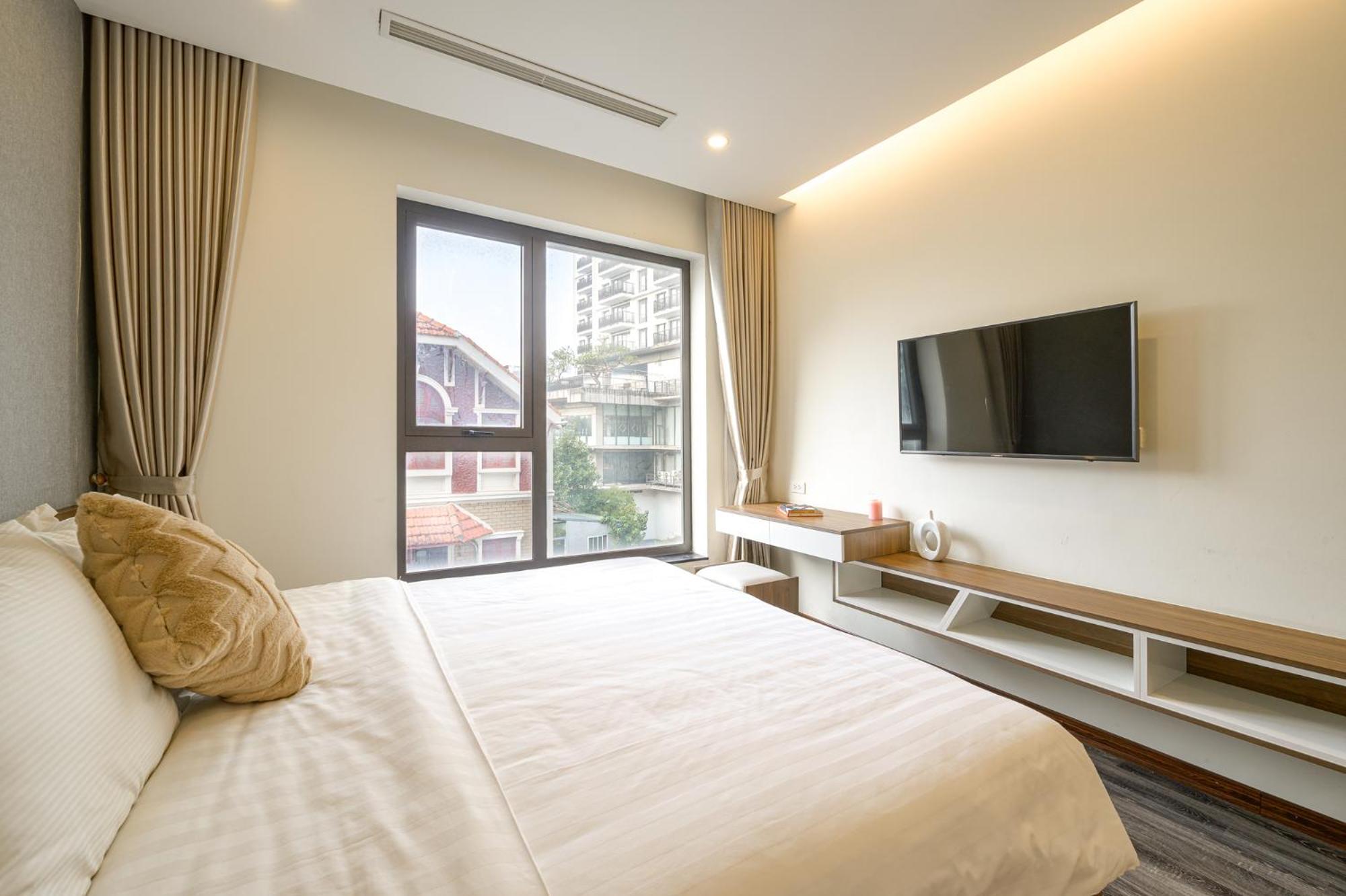 Luxe Paradise Tay Ho