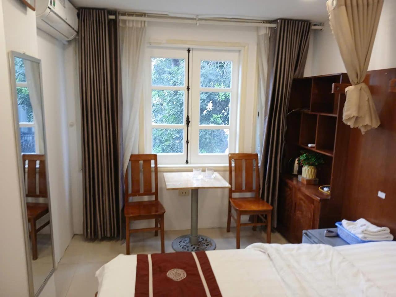 Hotel Simple 14 Nha Chung Hanoi