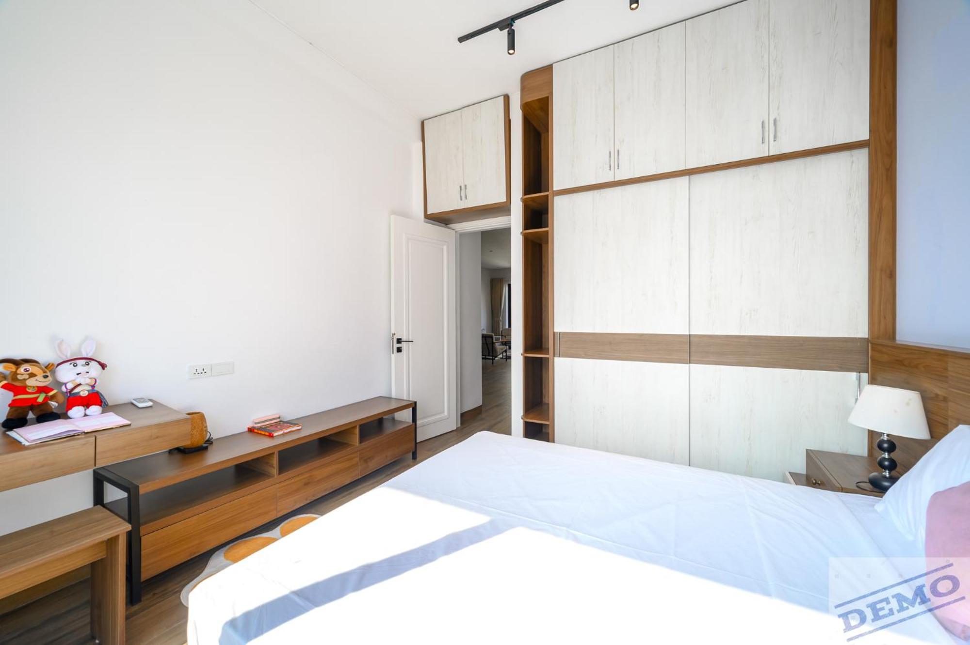 Luxe Paradise 88 Tu Hoa Apartment